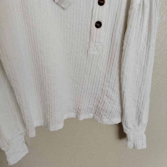 Free People We The Free Henley Cowl Neck Asymmetrical buttoned Pullover sz M - Picture 3 of 6
